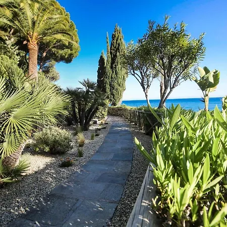 Baia Beniamin Hotel 2*