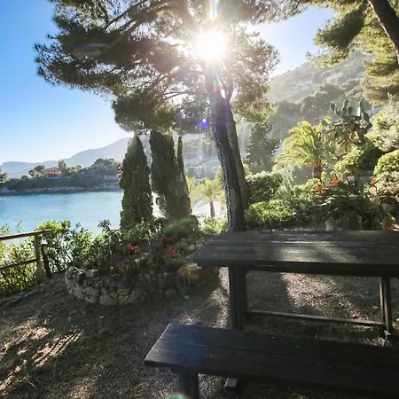 Hotel Baia Beniamin Grimaldi (Liguria)